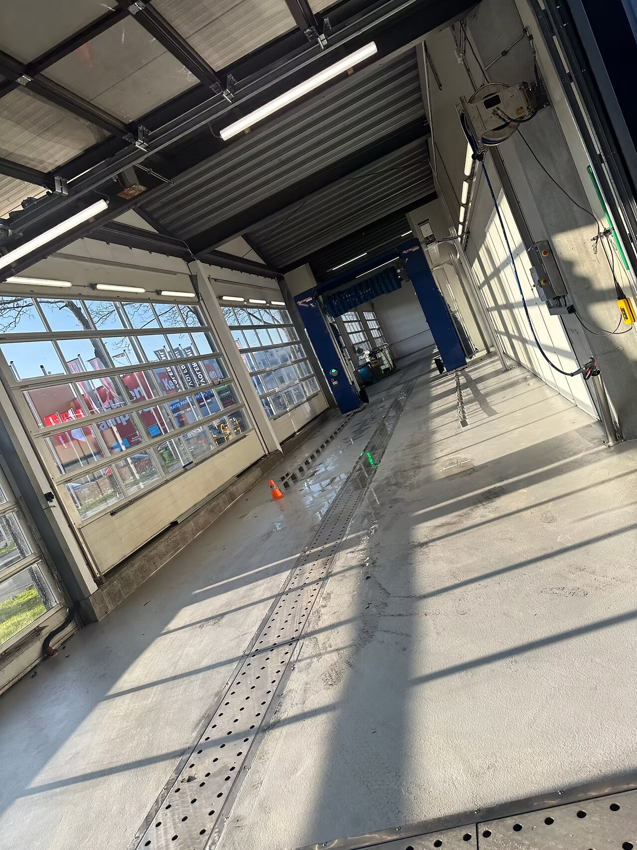 Werkzaamheden bij aanleg wasplaats op maat in Amsterdam