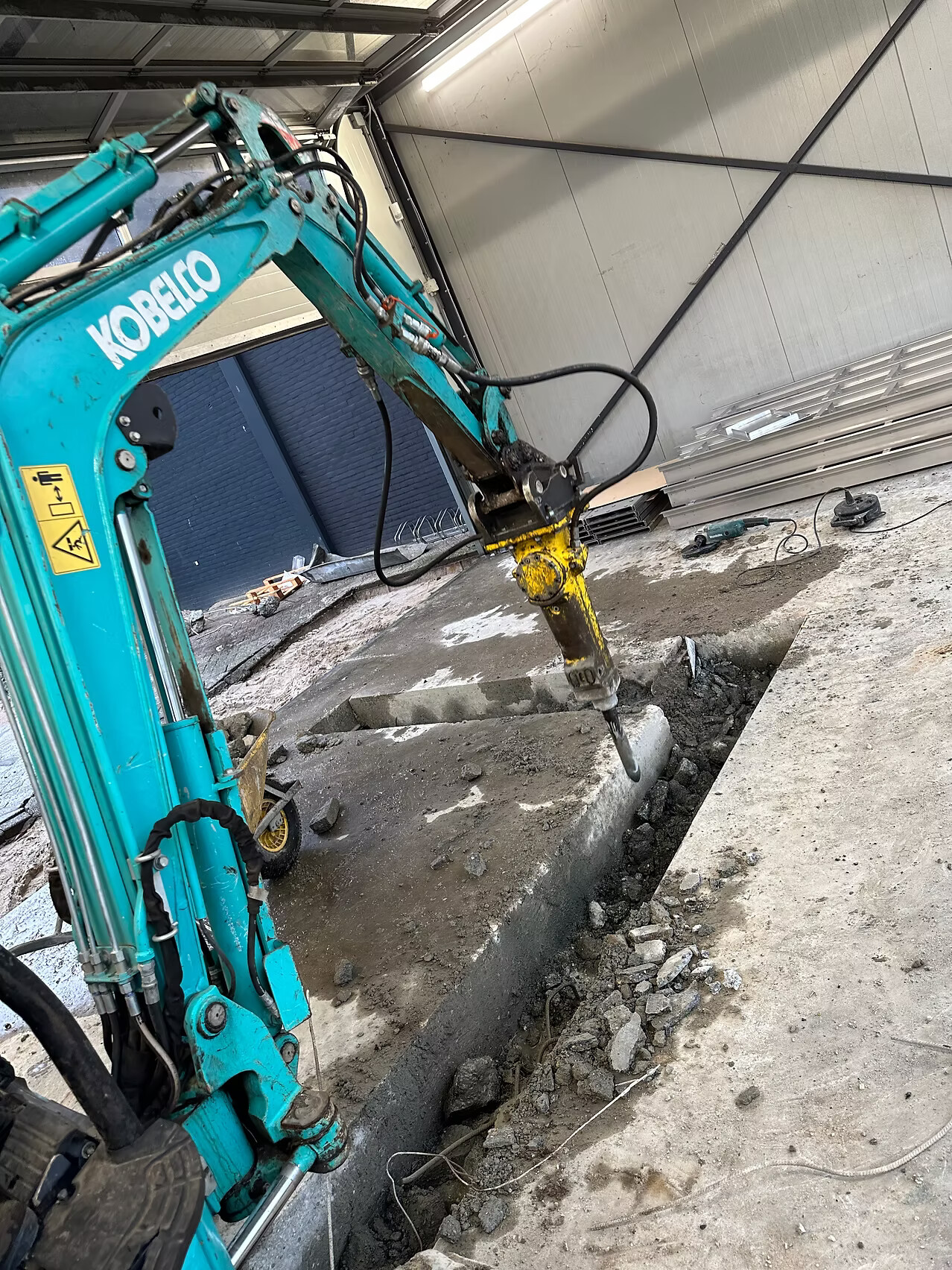 Werkzaamheden bij aanleg wasplaats op maat in Amsterdam