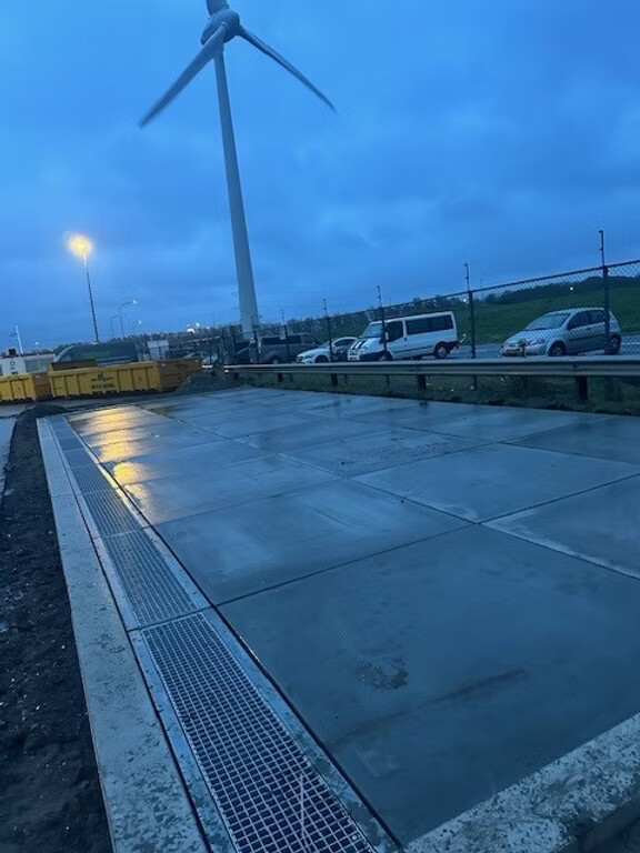 Nieuw aangelegde was / tankplaats