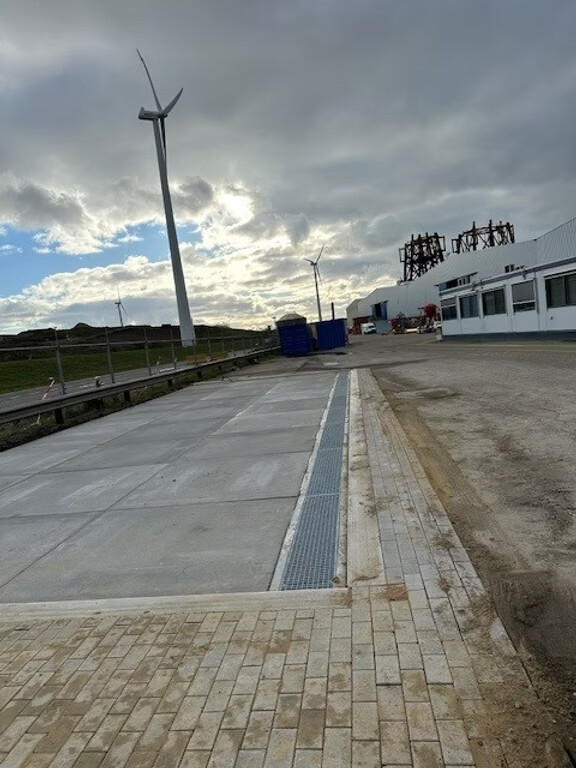 Nieuw aangelegde was / tankplaats