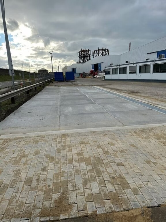 Nieuw aangelegde platen was / tankplaats