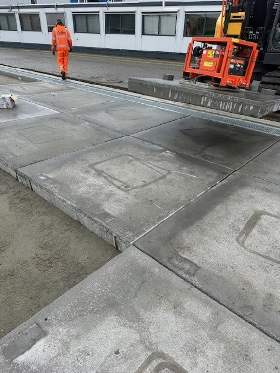 Nieuw aangelegde was / tankplaats